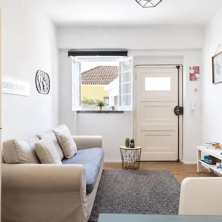 Apartamento Elvira Casa Rustica 75m2 A 300 Metros Da Estoril